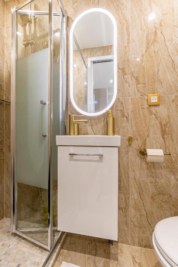 Le Studio Des Champs Elysees Paris Exterior photo